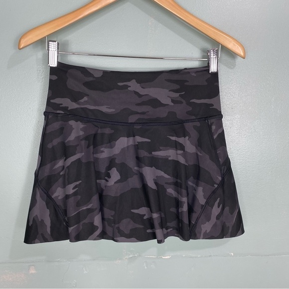 Athleta Ace Printed Tennis Skort Black Camo‎ Skirt Athletic XS 981056 - Picture 2 of 4